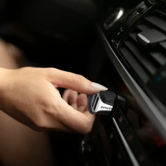 Caricatore da auto doppia porta USB-A